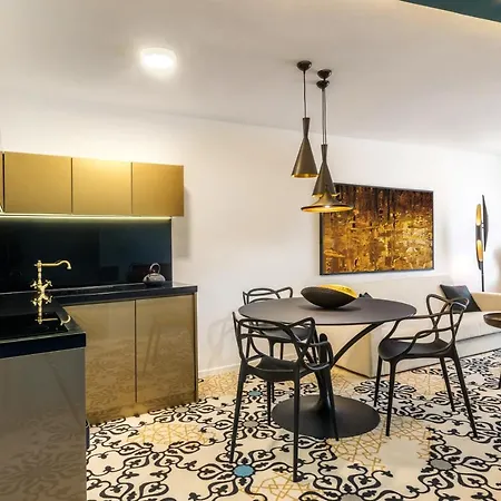 Metropolitan London, Marrakesh & Tokyo